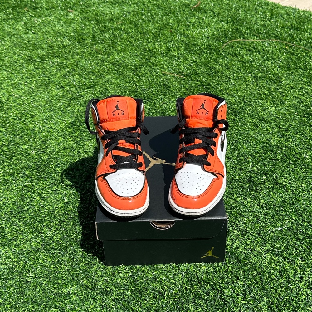 Nike Air Jordan Turf Orange, Black and White Mid / Patent Leather Shoes 4Y